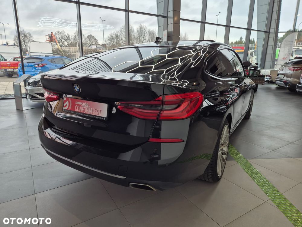 BMW 6GT - 8
