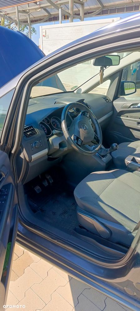 Opel Zafira - 18