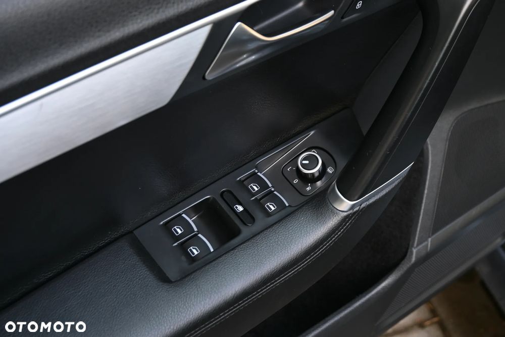 Volkswagen Passat 1.8 TSI DSG Highline - 26