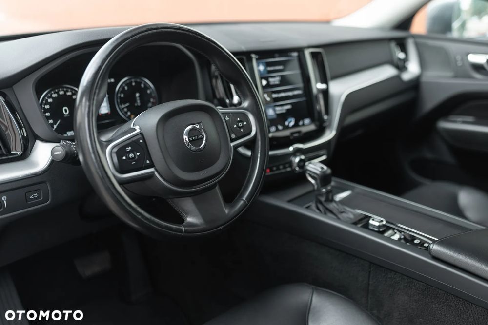 Volvo XC 60 T6 AWD Geartronic Momentum - 11