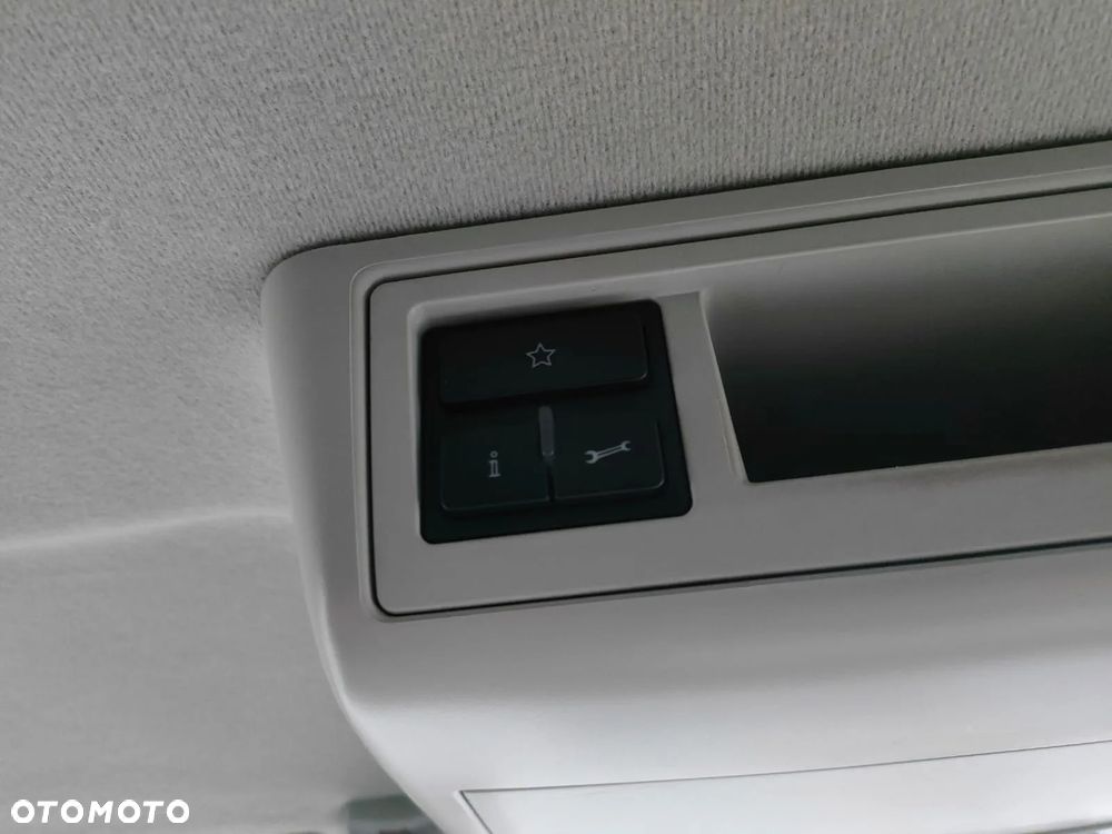 Volkswagen T5 BLASZAK - 25