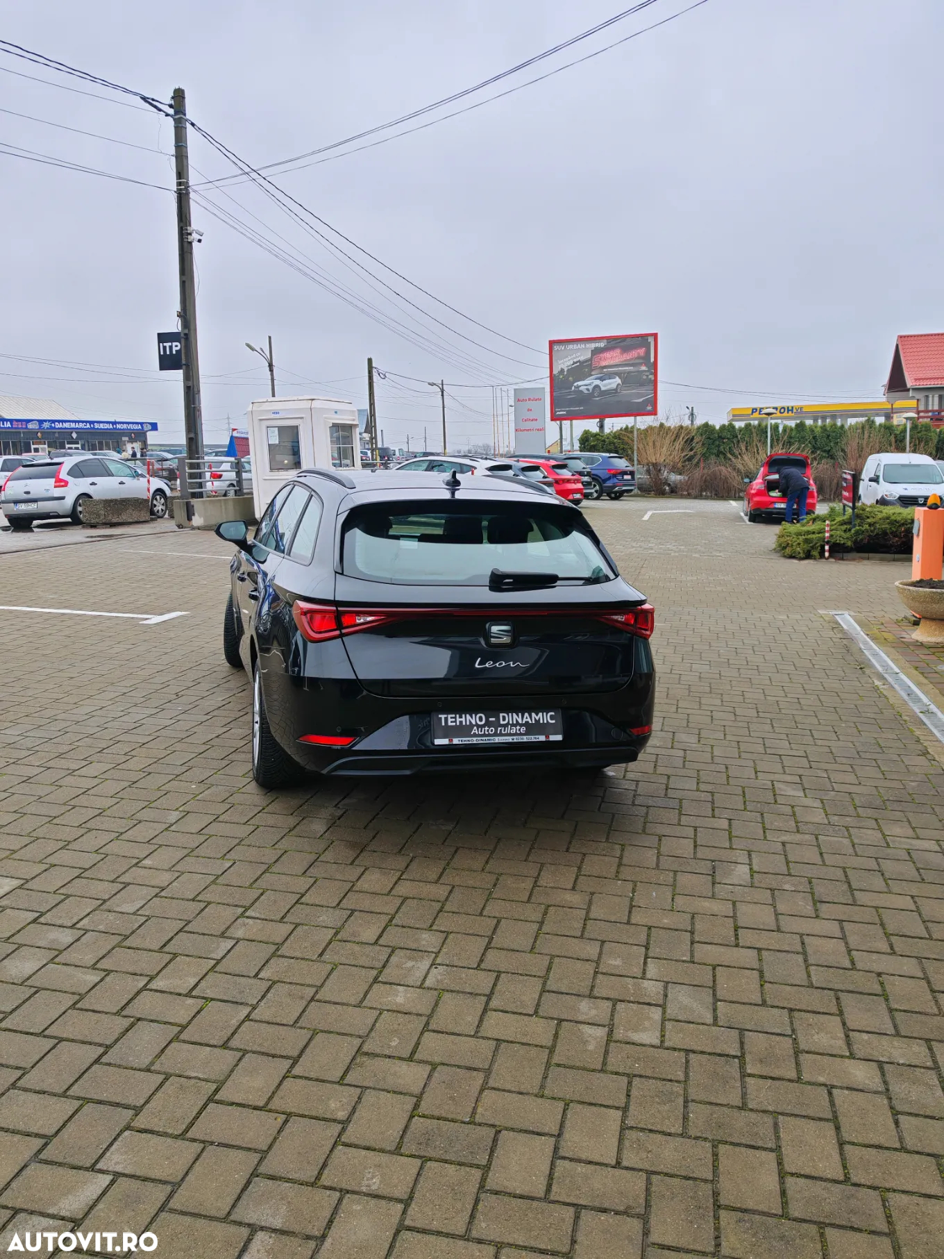 Seat Leon Sportstourer 2.0 TDI DSG Style - 4