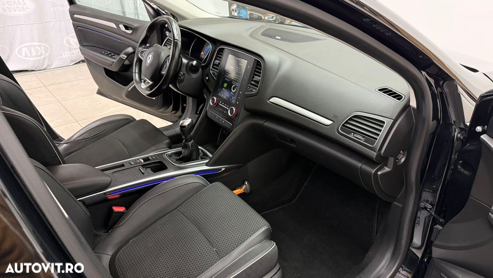 Renault Megane ENERGY dCi 130 BOSE EDITION - 8