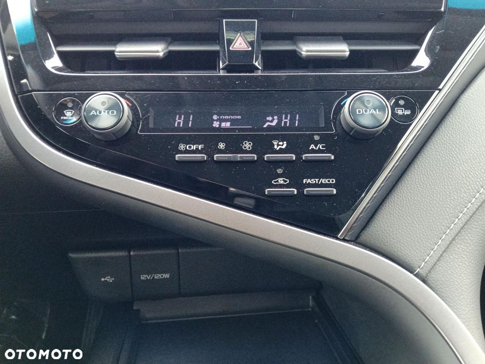 Toyota Camry 2.5 Hybrid Prestige CVT - 19