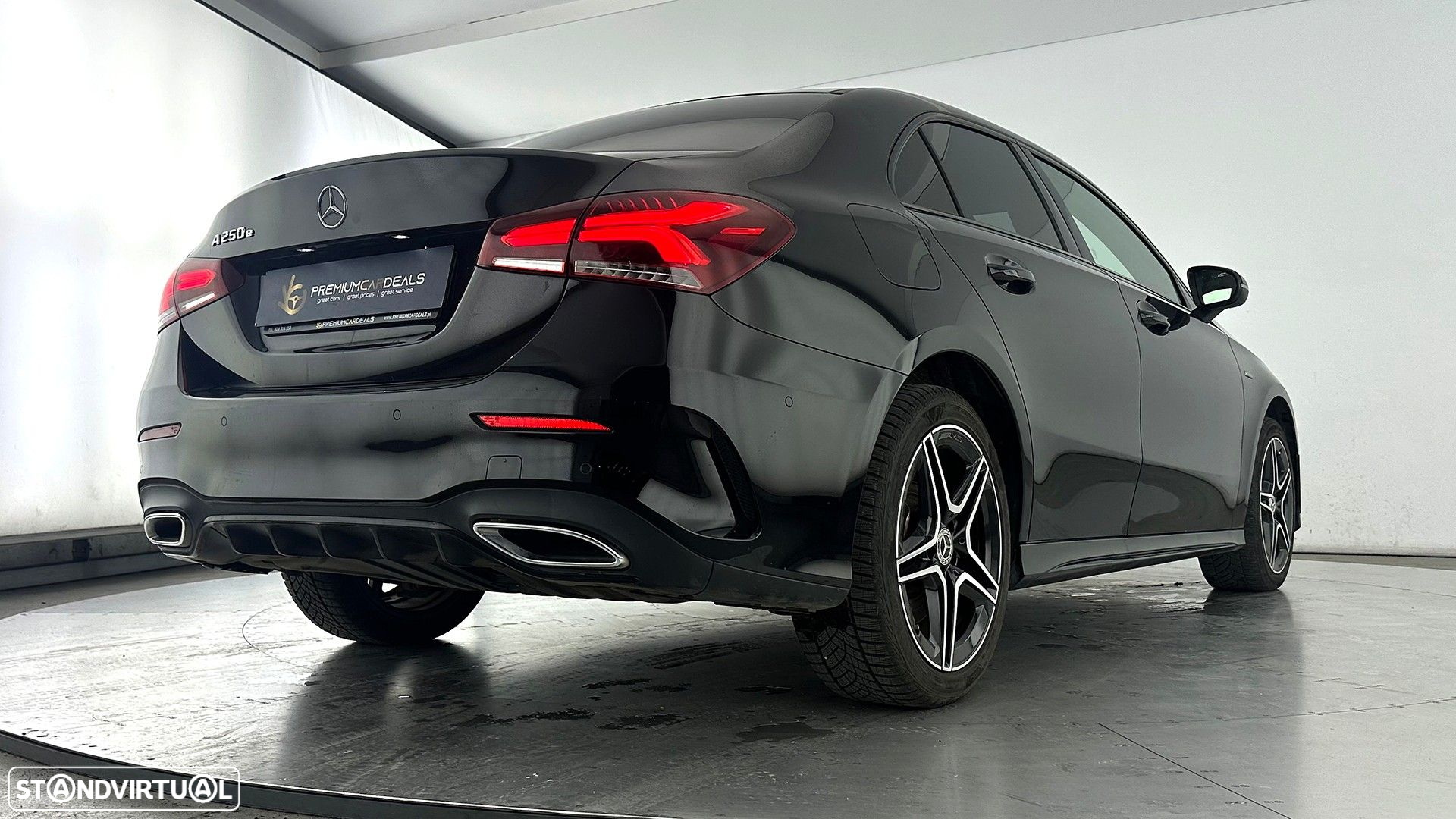 Mercedes-Benz A 250 Limousine e AMG Line - 11