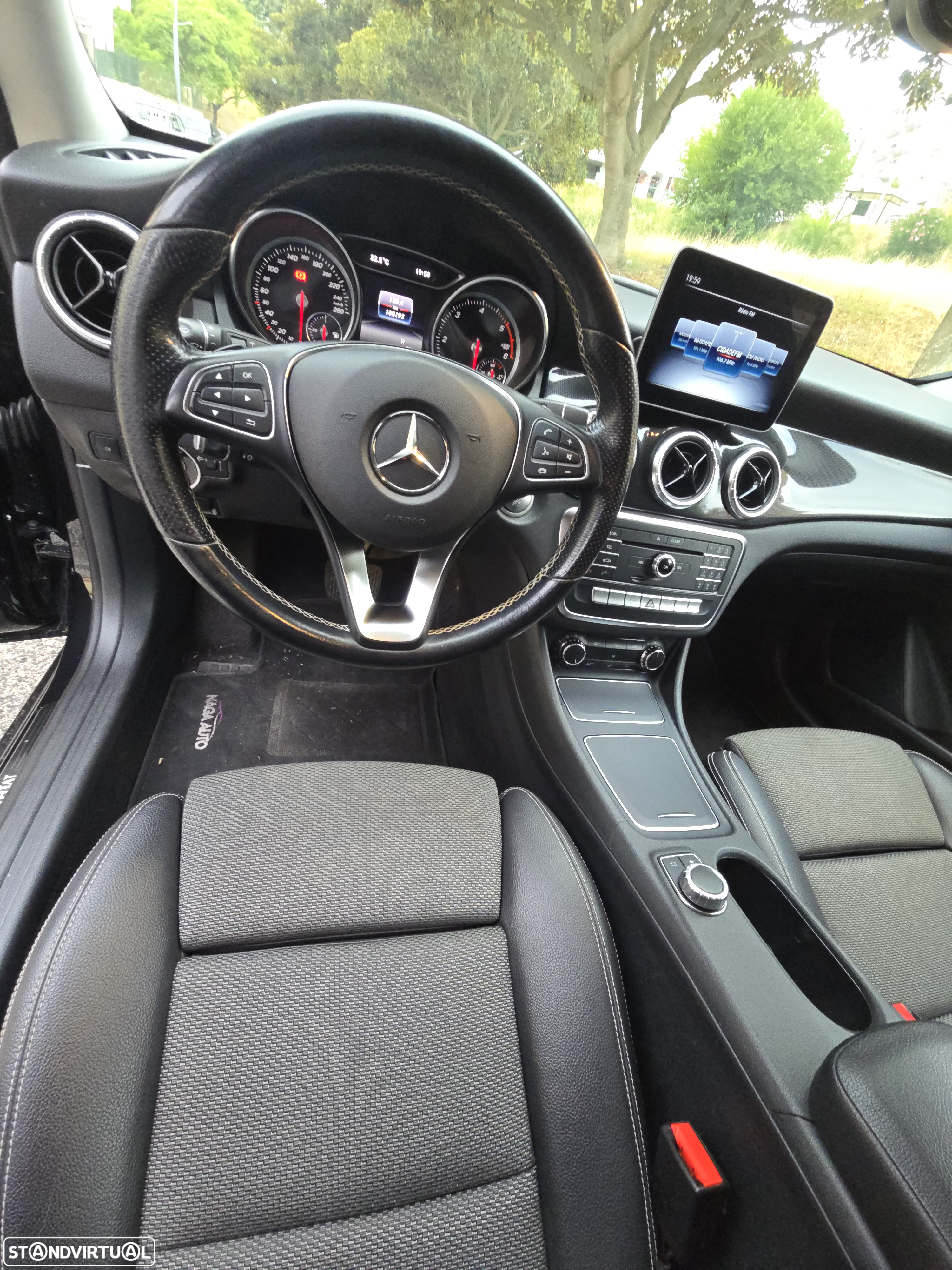 Mercedes-Benz CLA 200 d Shooting Brake Urban Aut. - 22