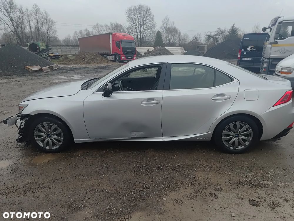Lexus IS - 14