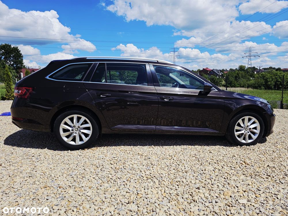 Skoda Superb 2.0 TDI DSG Ambition - 25