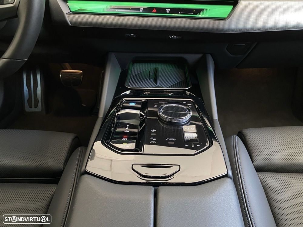 BMW i5 eDrive40 Pack Desportivo M - 12