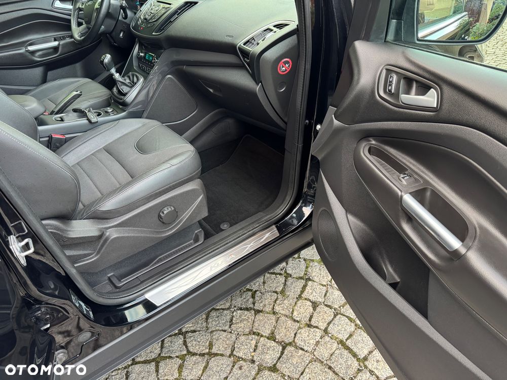 Ford Kuga 2.0 TDCi 4x4 Titanium - 24