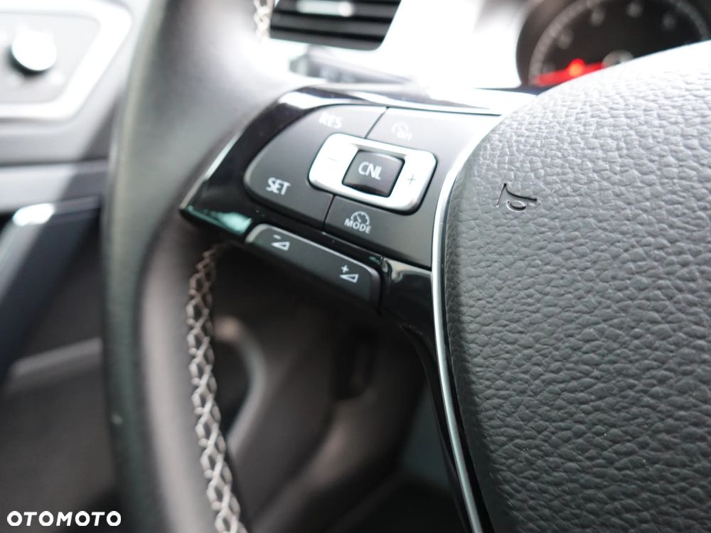 Volkswagen Golf 1.4 TSI BlueMotion Technology Lounge - 24