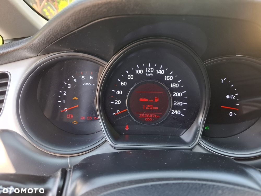 Kia Ceed - 7