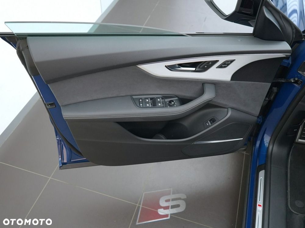 Audi Q8 - 11