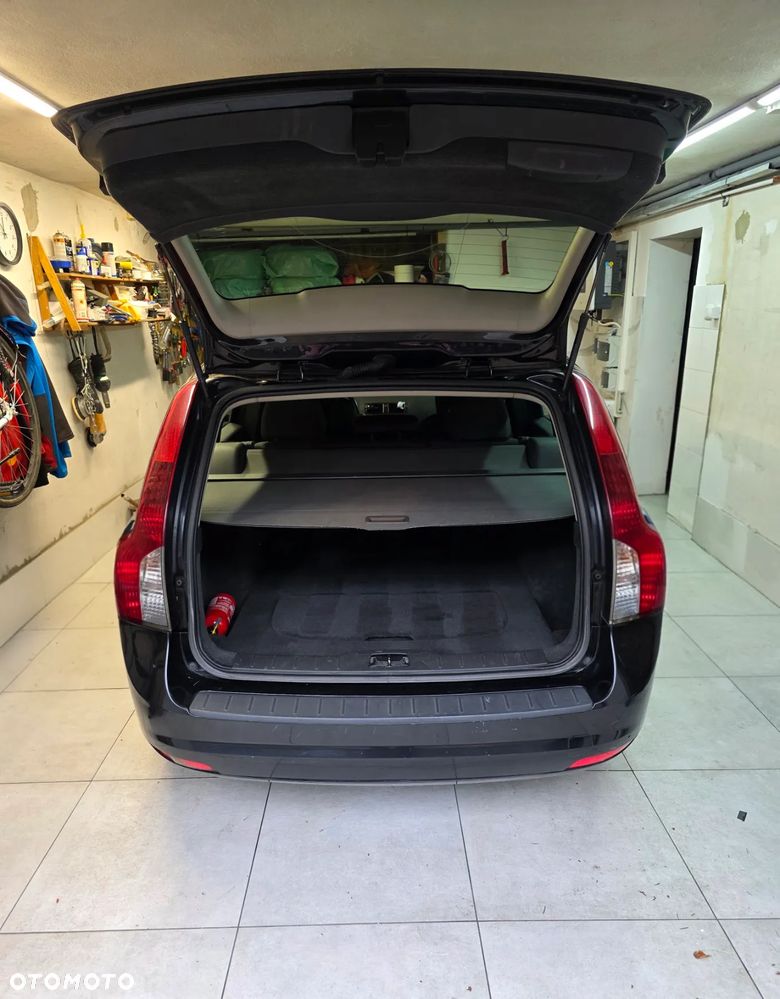 Volvo V50 D2 Momentum - 8