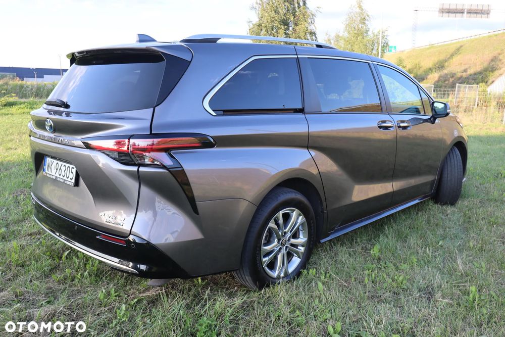 Toyota Sienna - 10