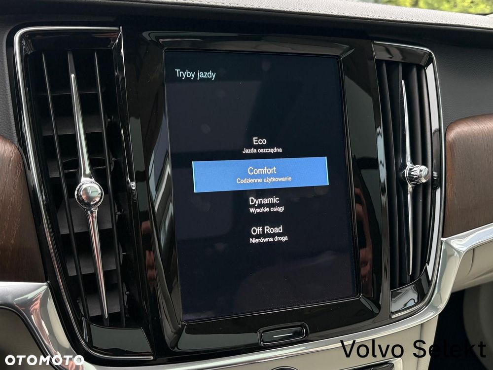 Volvo V90 Cross Country - 30
