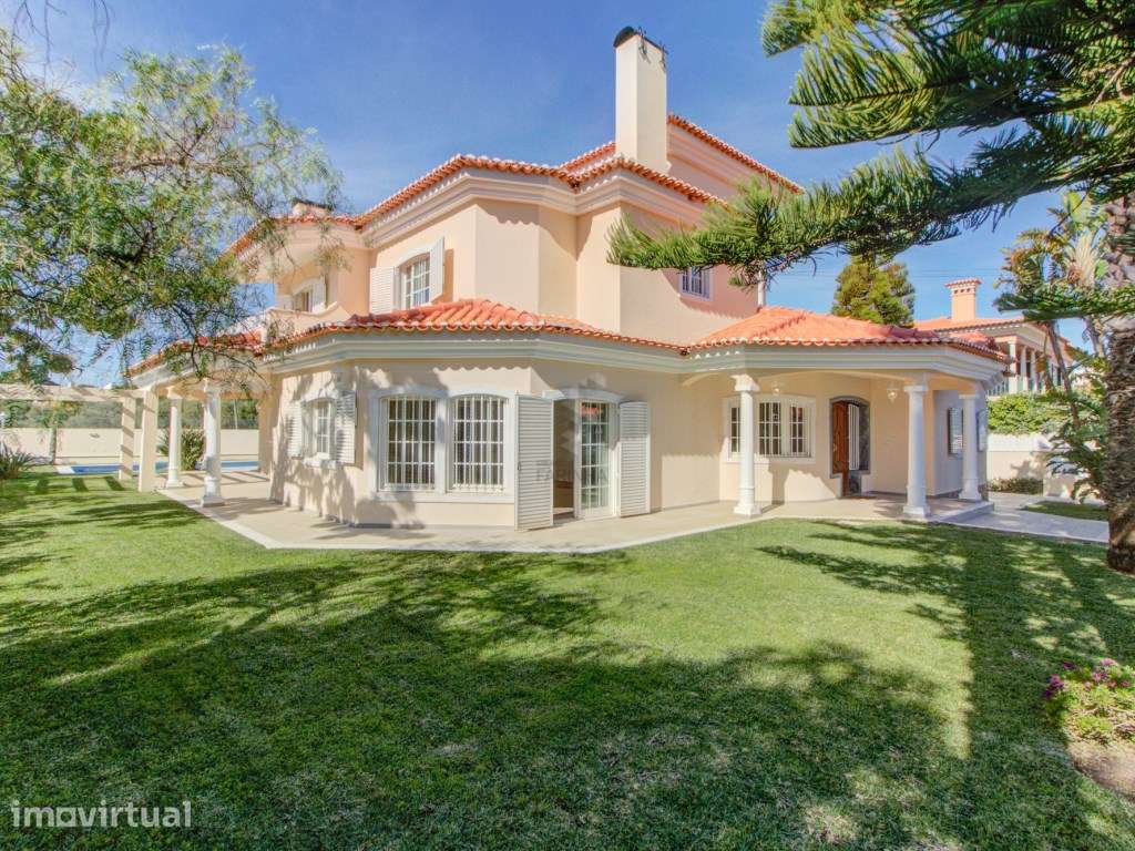 Villa da Escada Branca 
6 SUITES espaçosas todas com roupeiros - Grande imagem: 2/56