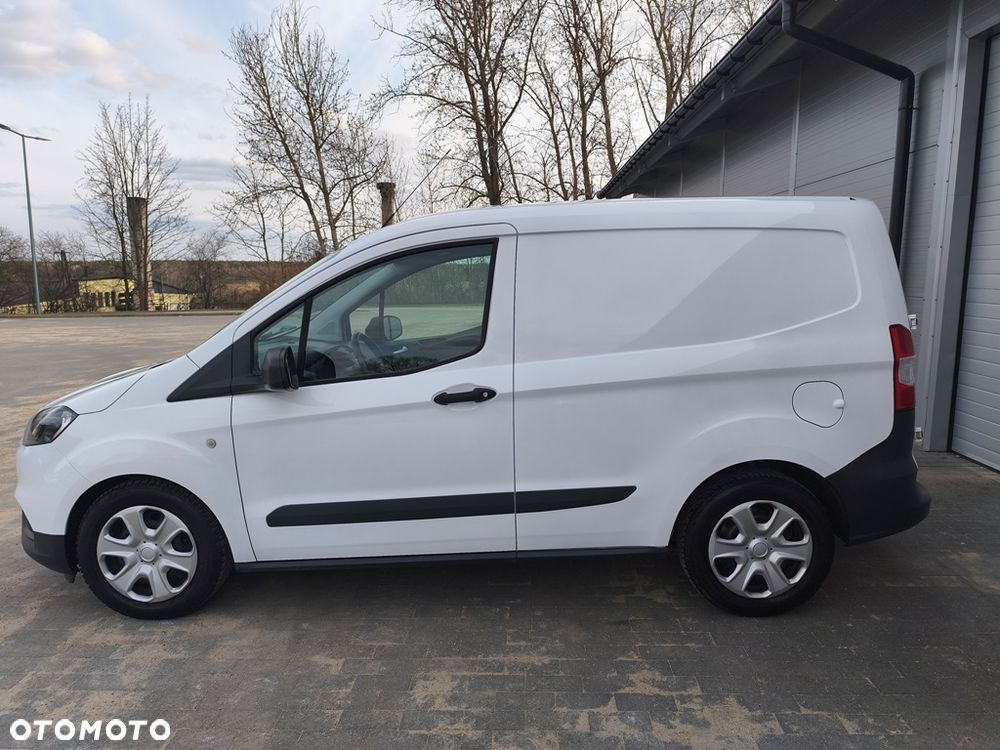 Ford Transit Courier - 14