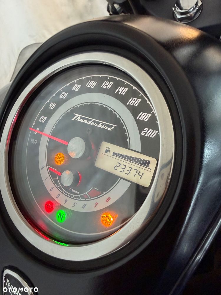 Triumph Thunderbird - 12
