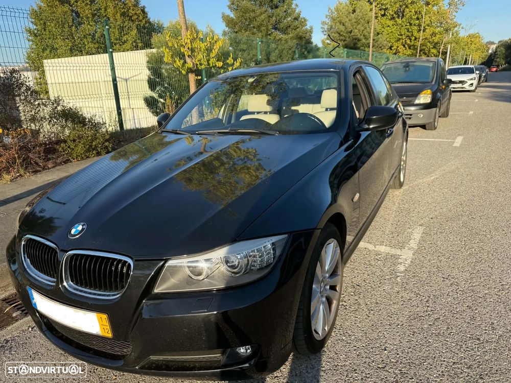 BMW 320 d Pack M - 12