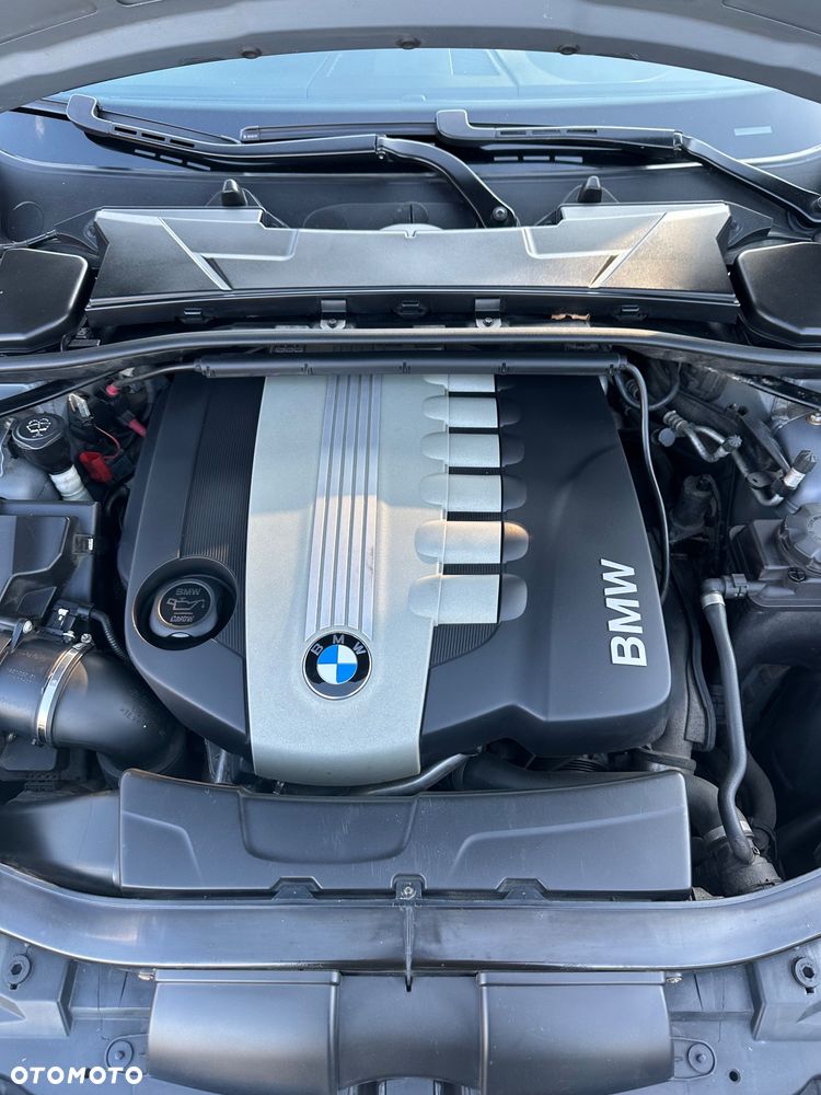 BMW Seria 3 330d DPF M Sport Edition - 11