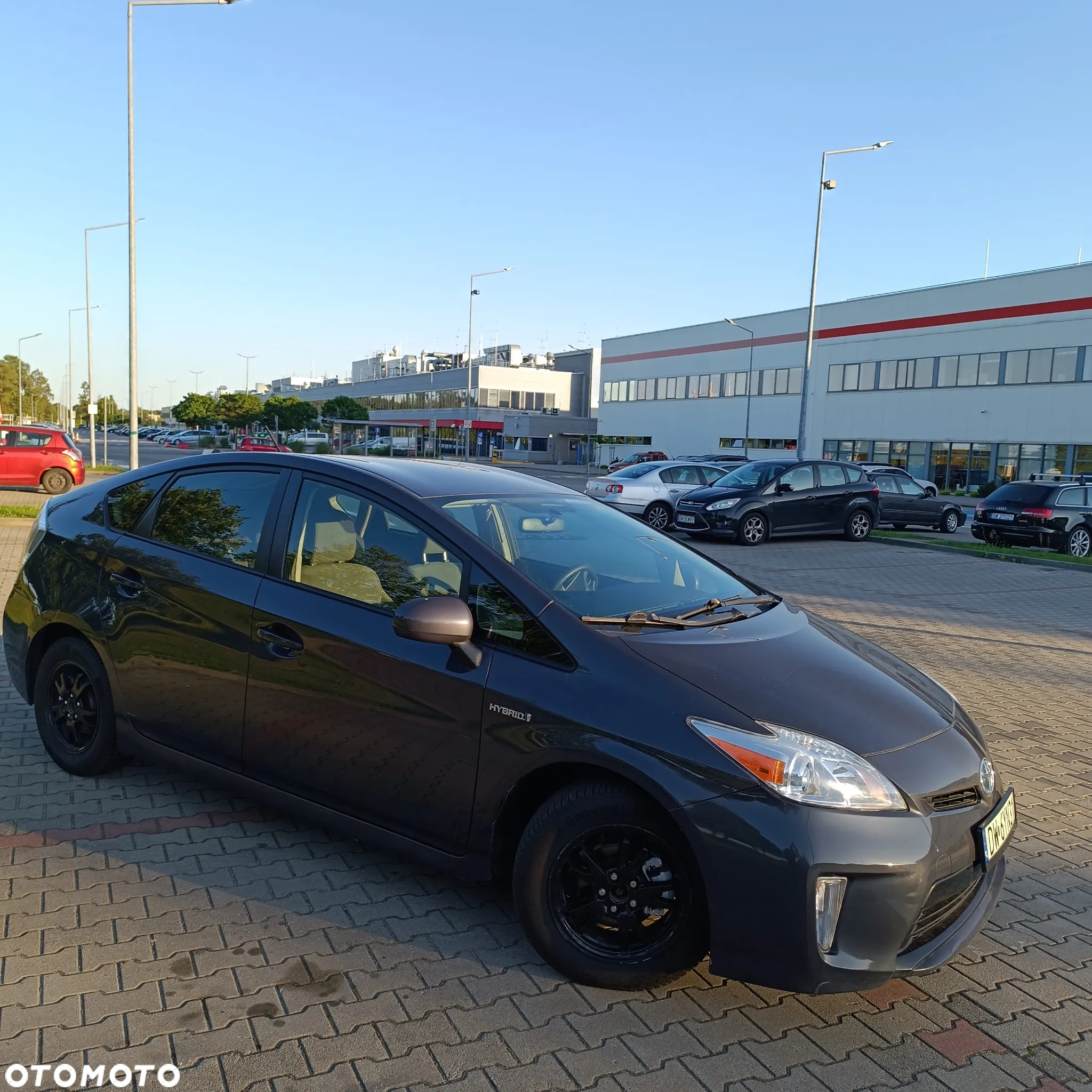 Toyota Prius (Hybrid) Life - 7