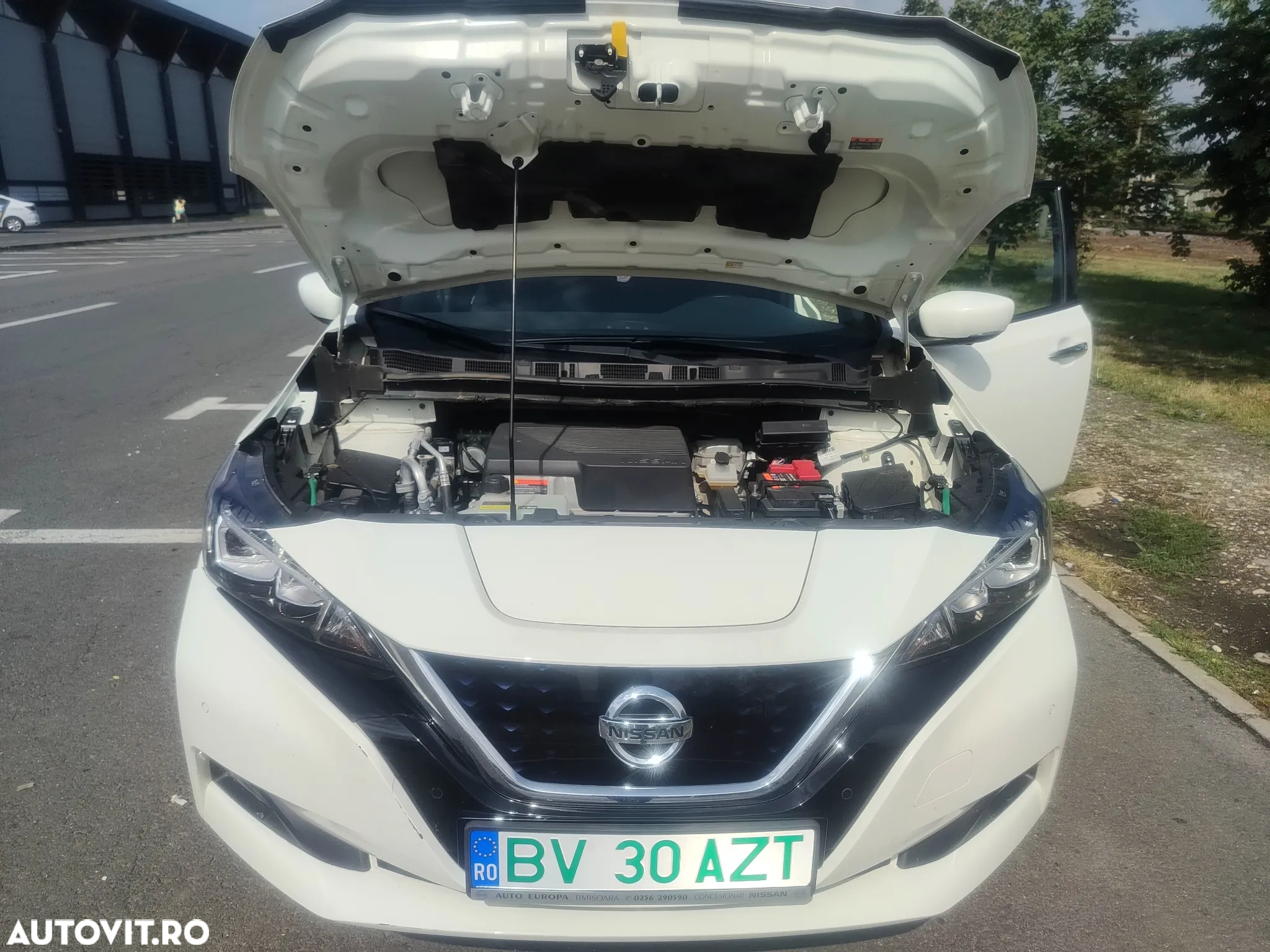 Nissan LEAF N-Connecta - 10