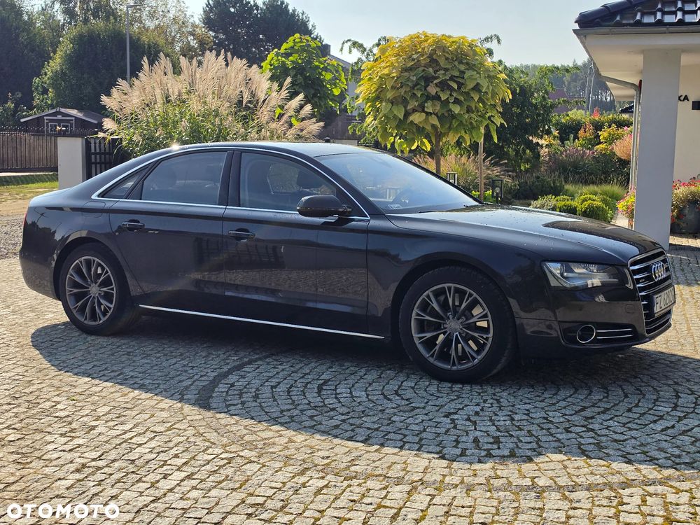 Audi A8 - 4