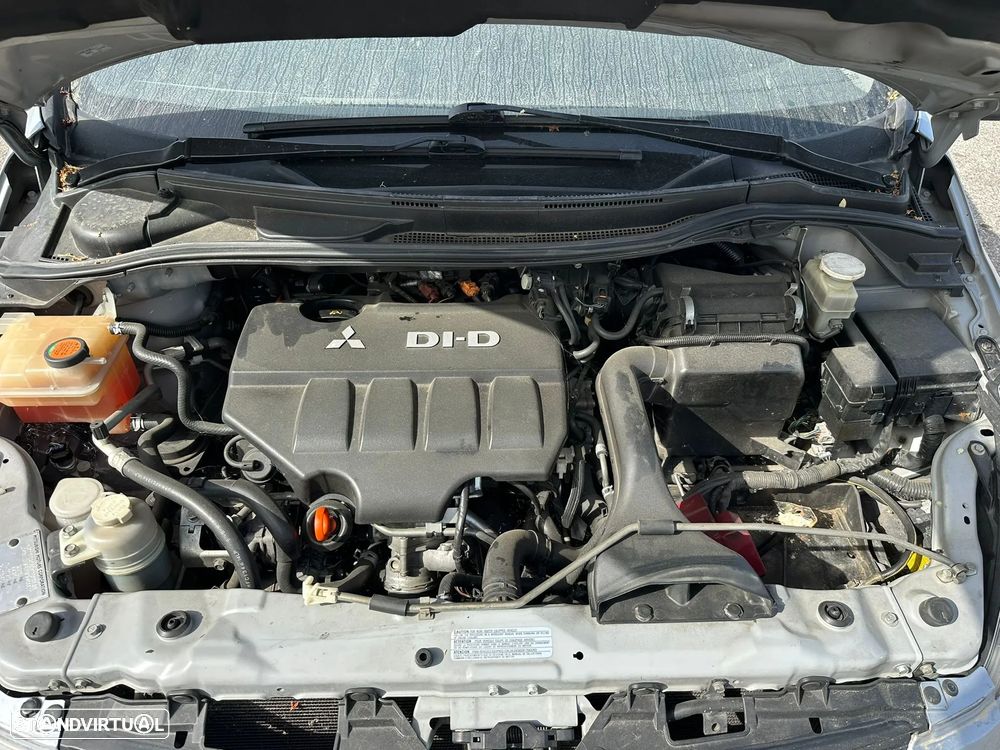 Mitsubishi Grandis 2.0 DI-D de 2010 para peças - 4