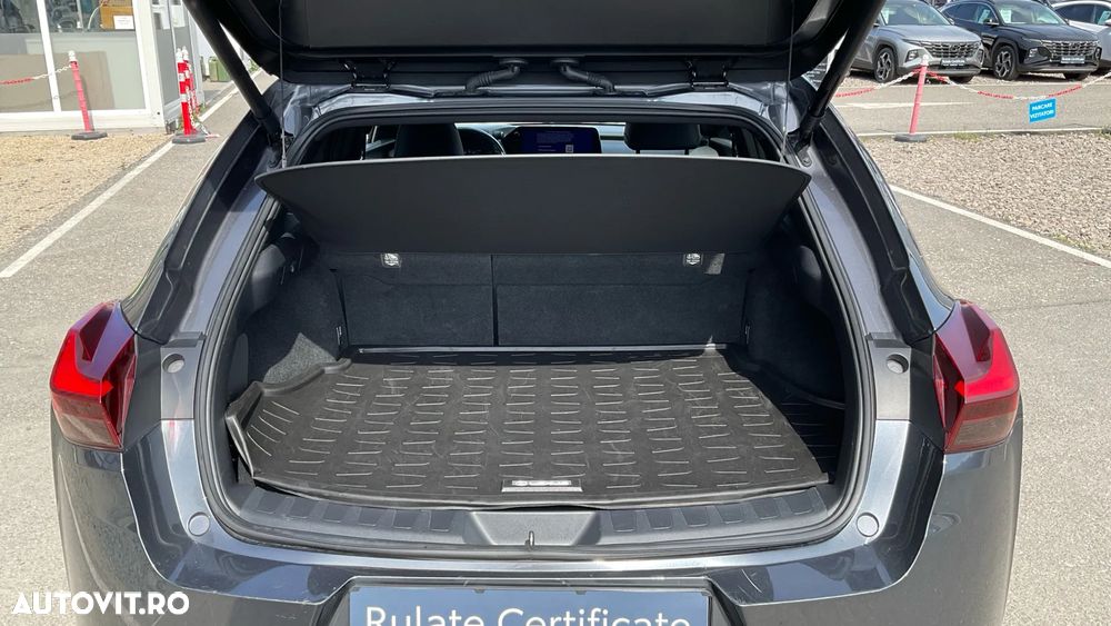 Lexus UX 250h (E-FOUR) Luxury Line - 11