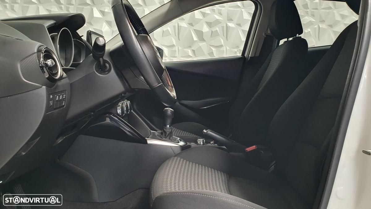 Mazda 2 1.5 Sky-G Evolve Navi - 15