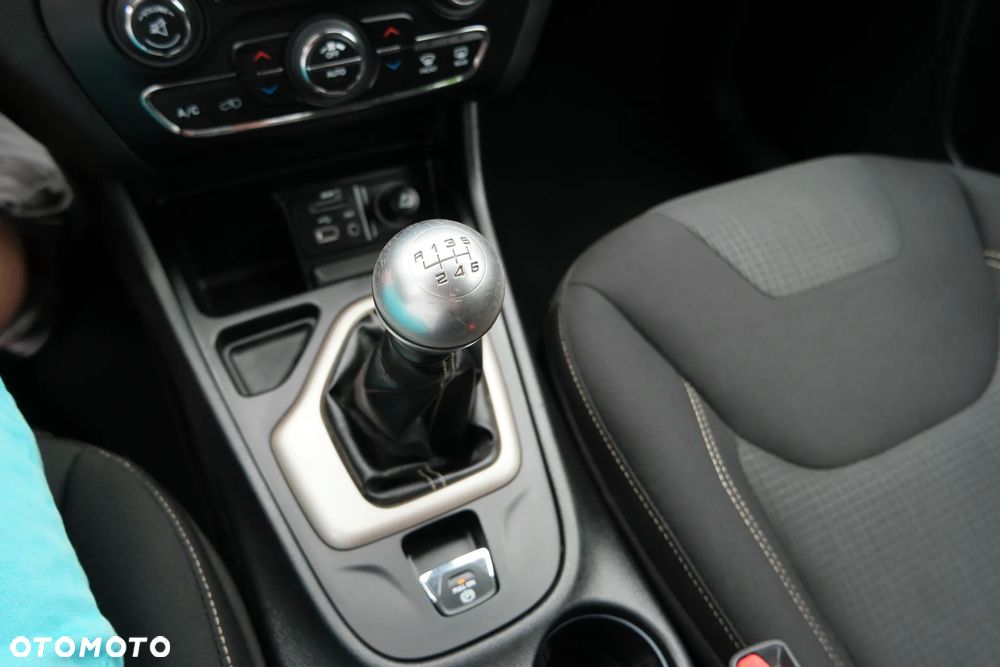 Jeep Cherokee 2.0 MJD 4x2 Longitude EU6 - 29