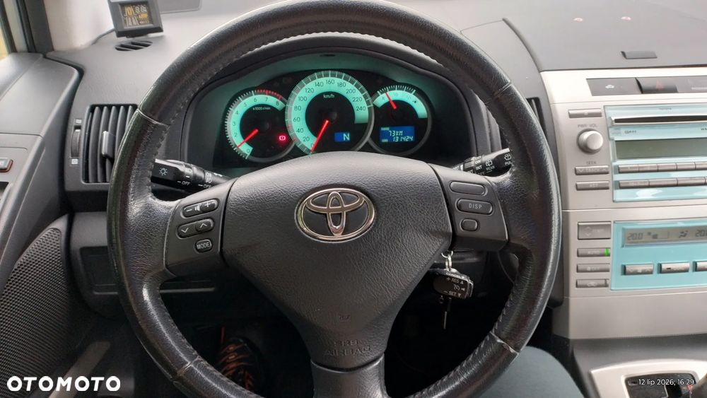 Toyota Corolla Verso 1.8 Premium + 7os MM - 17