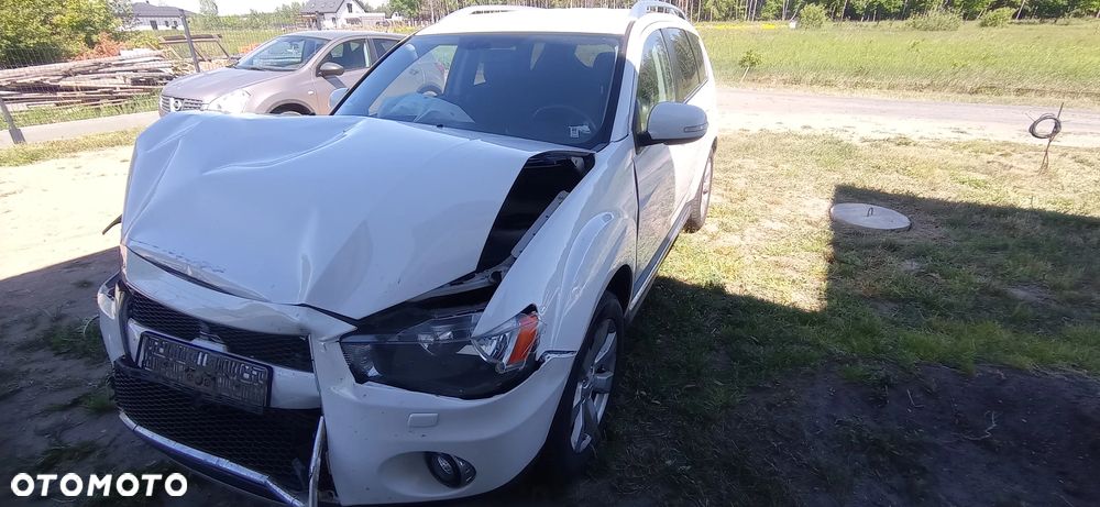 Mitsubishi Outlander 2.4 Intense + CVT - 9