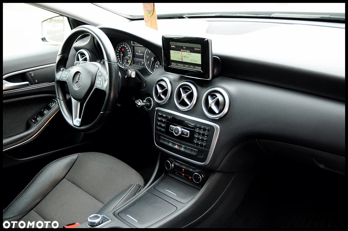 Mercedes-Benz Klasa A 180 7G-DCT - 28