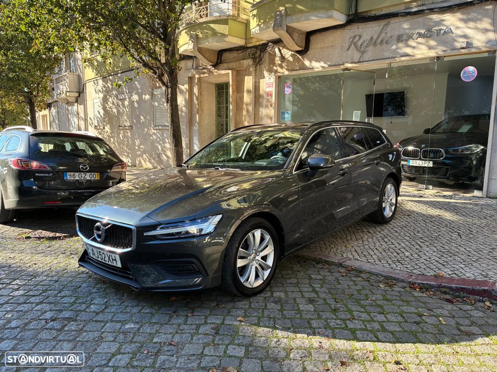 Volvo V60 2.0 B4 Momentum Plus Geartronic - 1