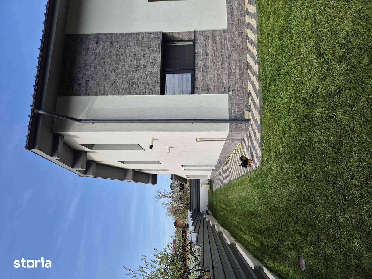 Casă de vânzare cu 4 camere și piscină