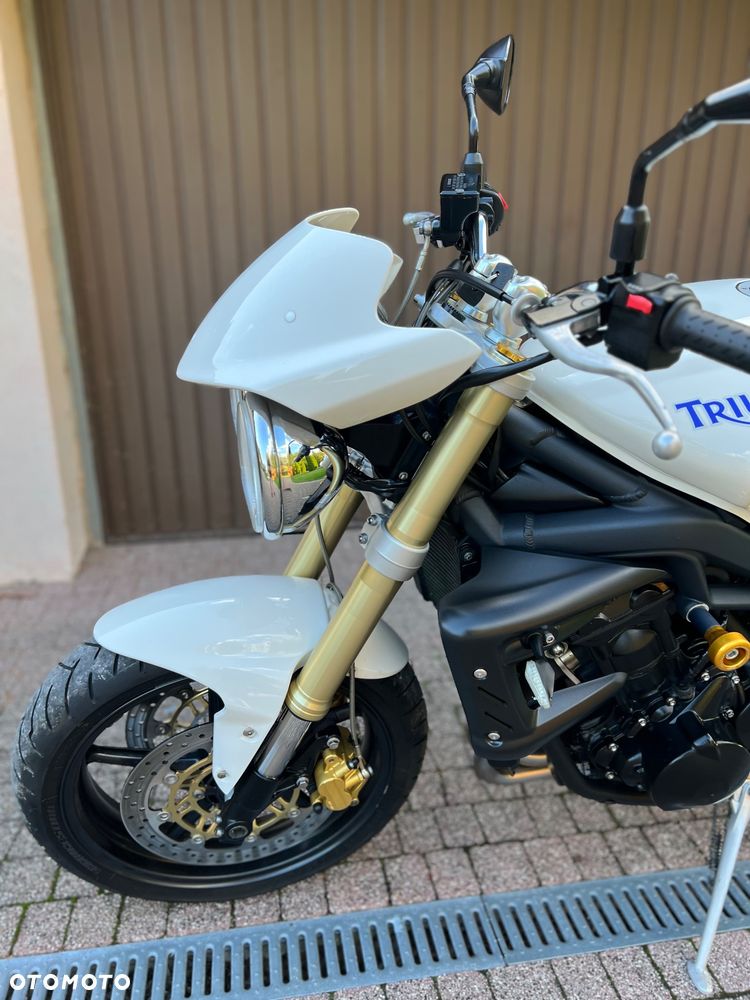Triumph Street Triple - 22