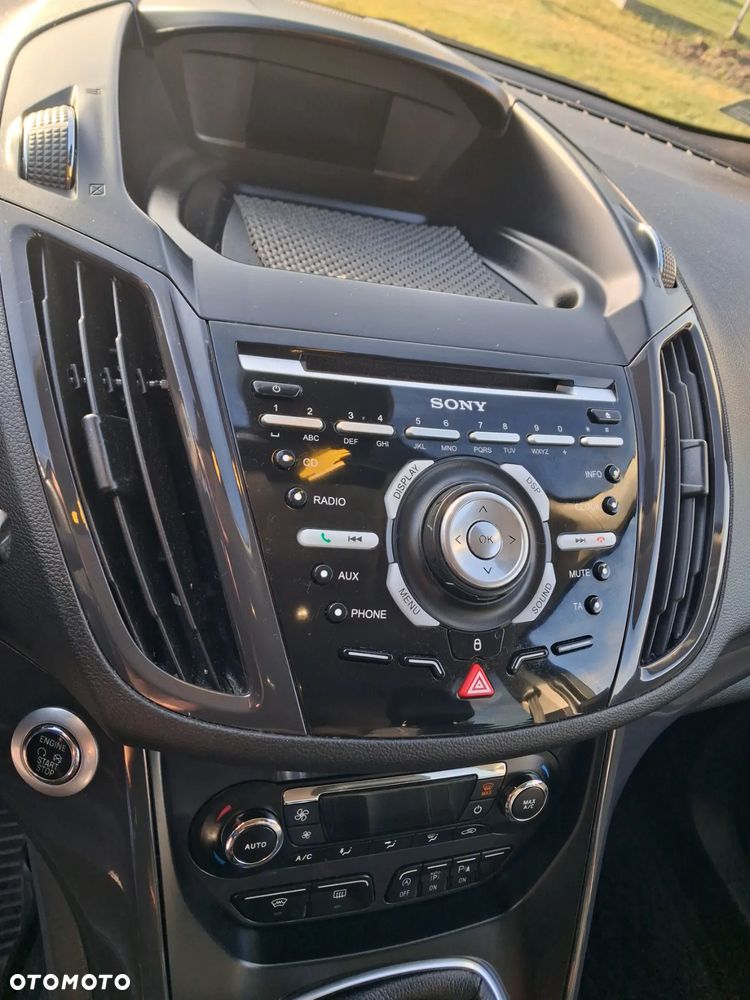 Ford Kuga 1.6 EcoBoost 2x4 Titanium - 23