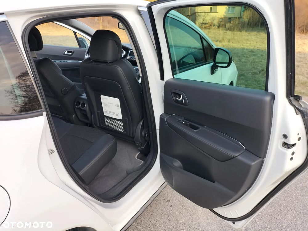 Peugeot 3008 Hybrid4 - 9