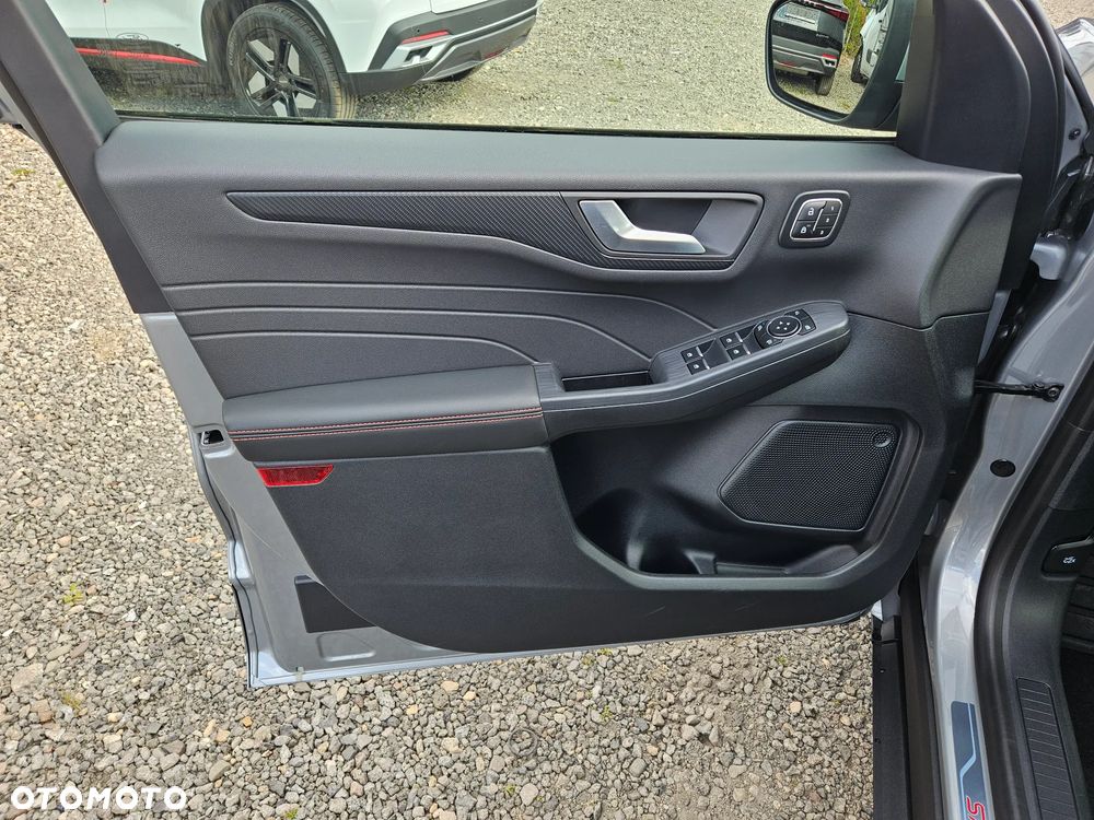 Ford Kuga 2.5 FHEV FWD ST-Line X - 19