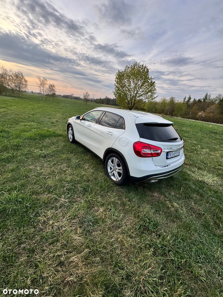 Mercedes-Benz GLA 200 7G-DCT SCORE - 14