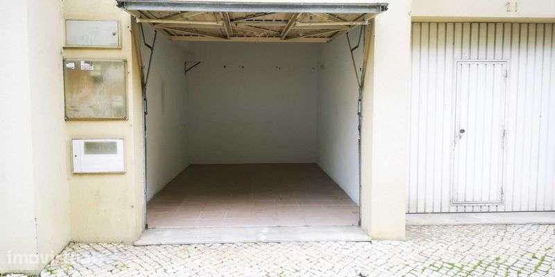 Garagem no Montijo por detrás Hotel Tryp - Grande imagem: 2/4