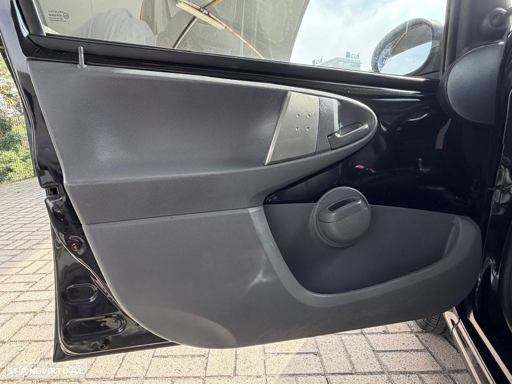 Peugeot 107 1.0 Active 2-Tronic - 12