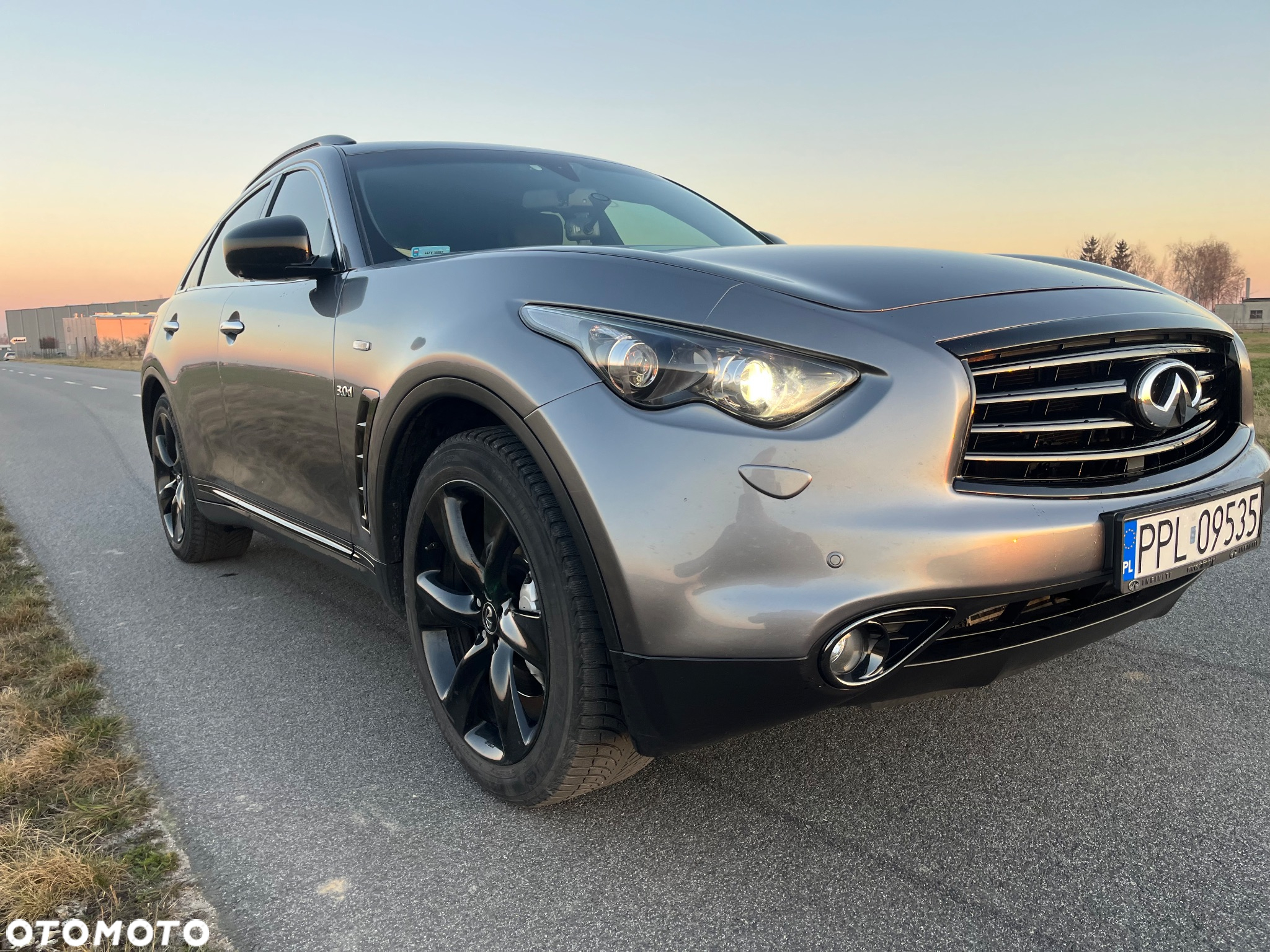 Infiniti QX70 3.0d S - 16