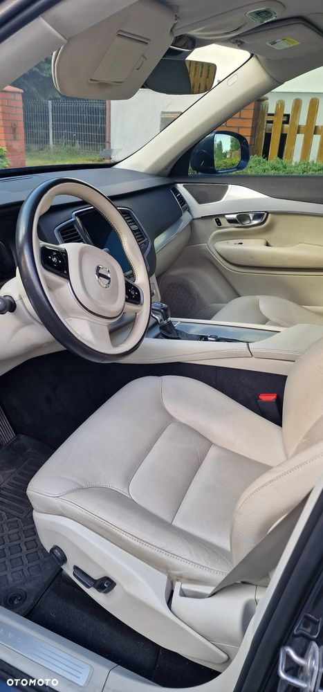 Volvo XC 90 - 8