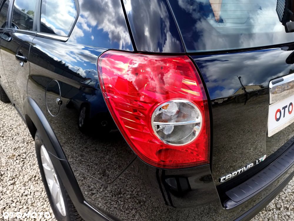 Chevrolet Captiva 2.4 LS 5os - 11