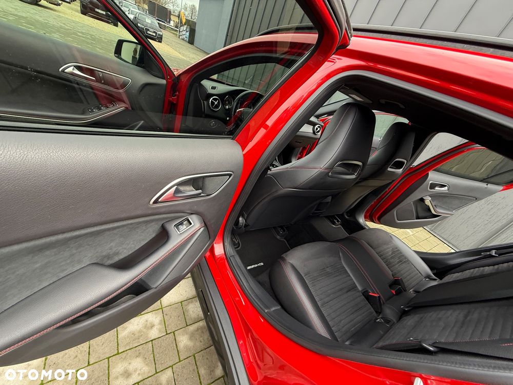 Mercedes-Benz GLA - 18