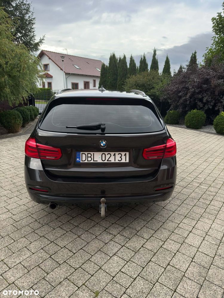 BMW Seria 3 318d xDrive Sport Line - 7