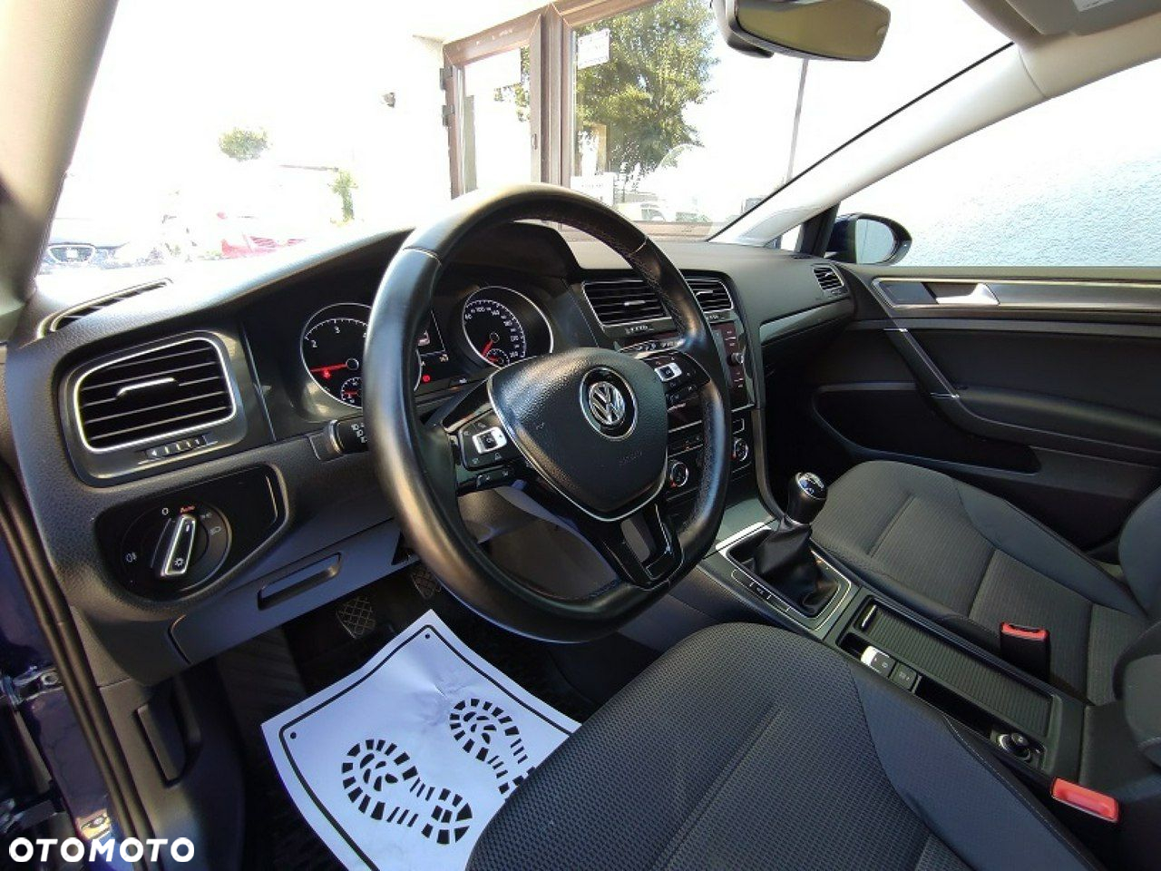Volkswagen Golf - 10